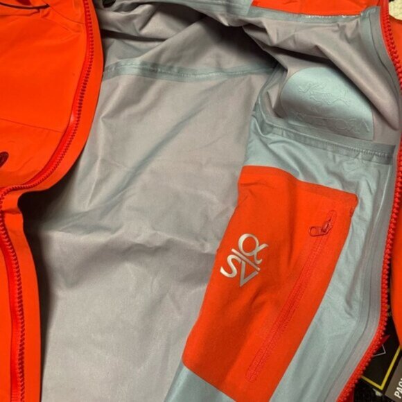Arcteryx Alpha SV Gortex Jacket Men’s Large - Picture 3 of 4